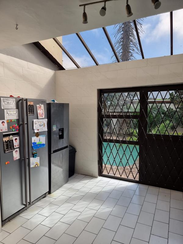 5 Bedroom Property for Sale in Grassy Park Western Cape